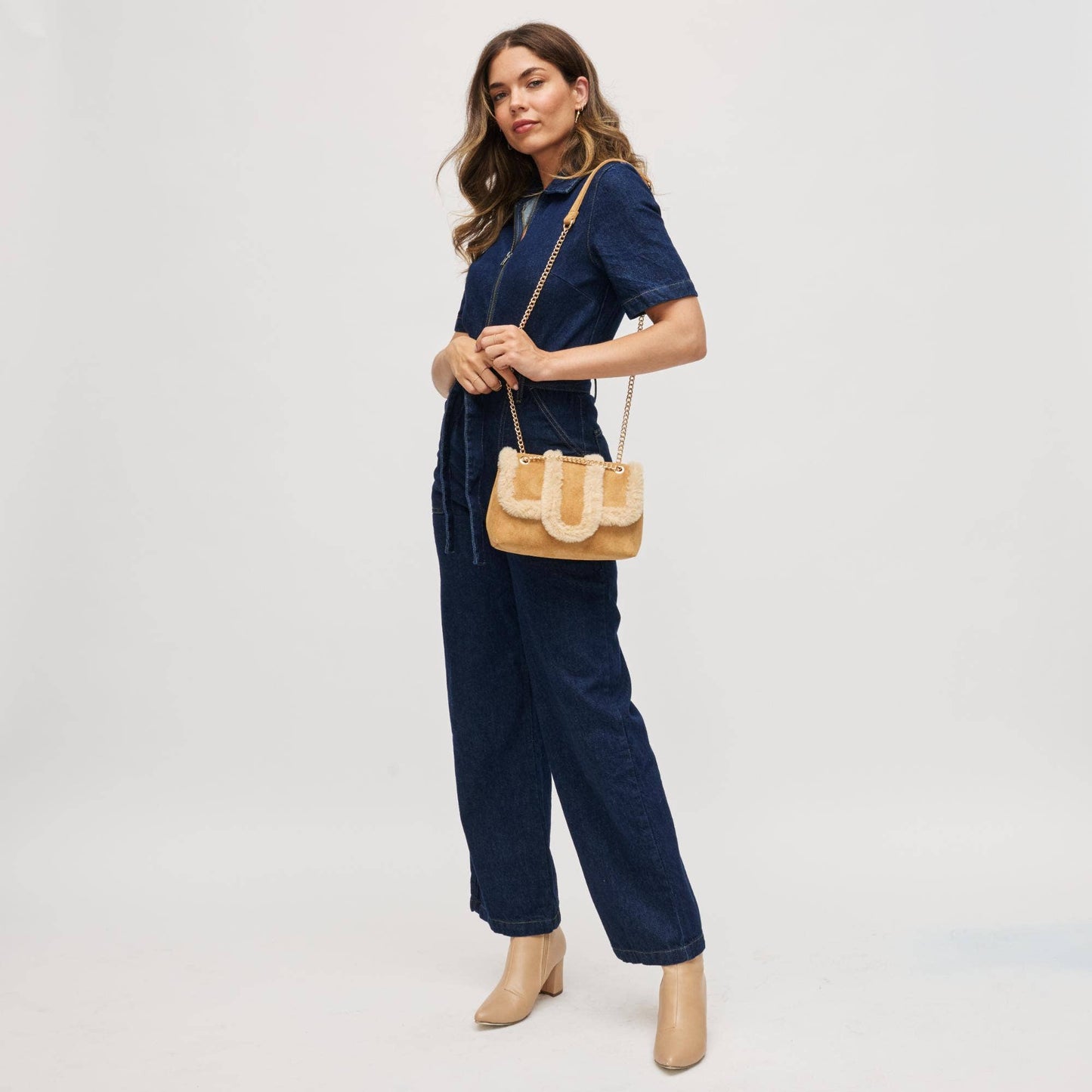 Tori Crossbody: Tan