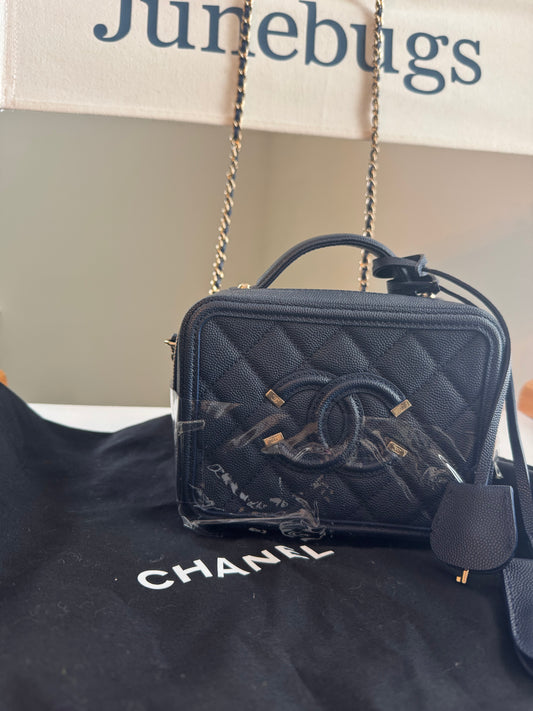 Chanel quilted Filigree CC 2 way shoulder bag.