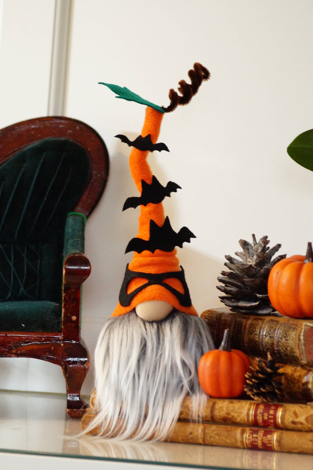 Pumpkin gnome: Halloween Shelf sitter