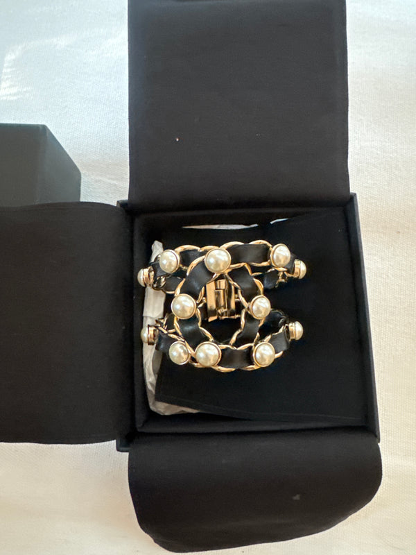 Chanel black pearl clamp bracelet