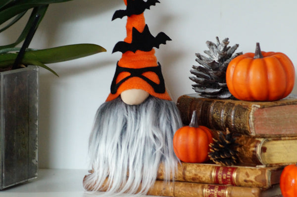 Pumpkin gnome: Halloween Shelf sitter