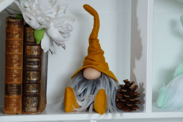Fall Wizard Gnomes – Gold -Ivory Beard / Large