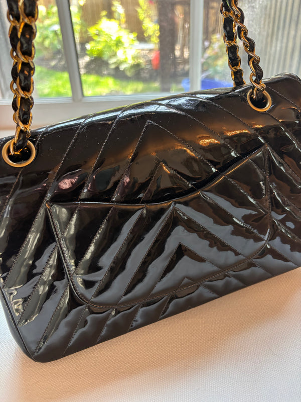 👜 Chanel Vintage Black Patent Chevron Double Flap Bag – Gold Hardware