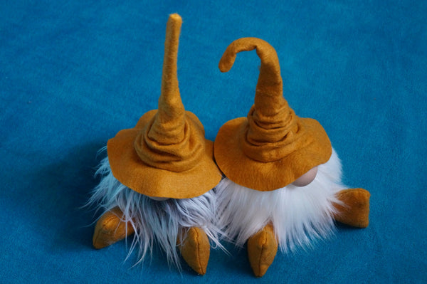 Fall Wizard Gnomes – Gold -Ivory Beard / Large