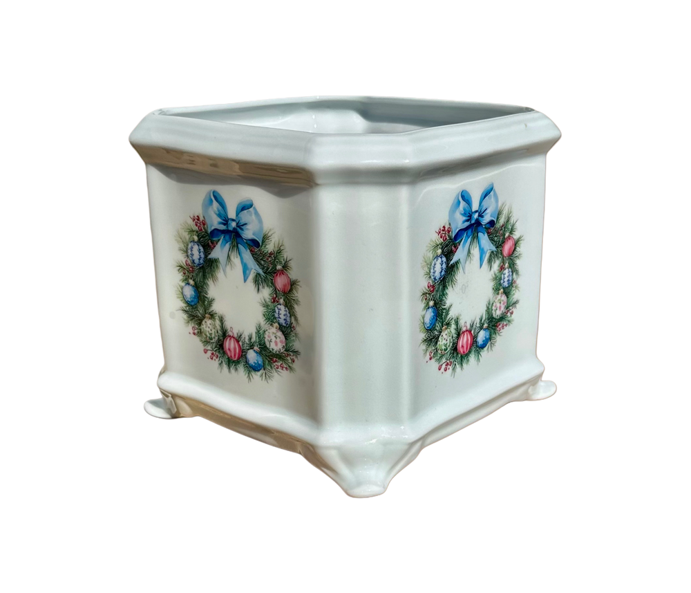 Christmas Wreath Cachepot Planter Pot, Chinoiserie, White