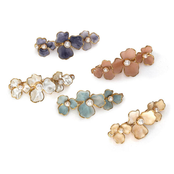 THREE PETAL BARRETTE: Pearl