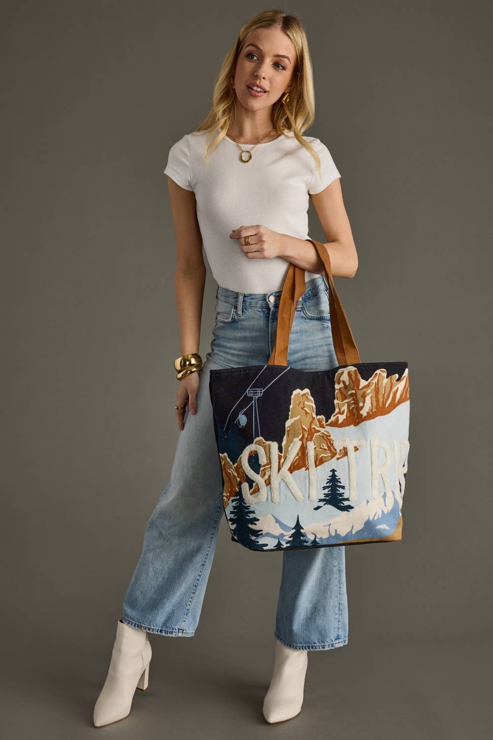 Dk. Blue Ski Trip Scene Tote