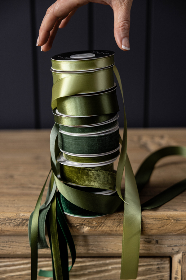 Ribbon Forest Green Satin Holiday Decor: Small