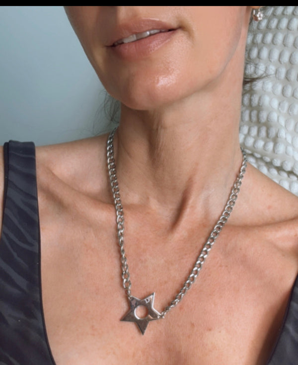 Christian Dior Star Necklace – Authentic Rare Charm on Silver Chain. Sustainable.