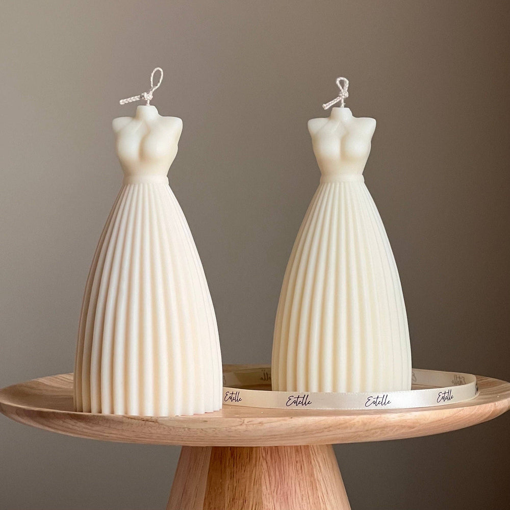 Wedding Dress Candle: Handmade Soy Wax Bridal Decor: Cream / Vanilla&Cashmere