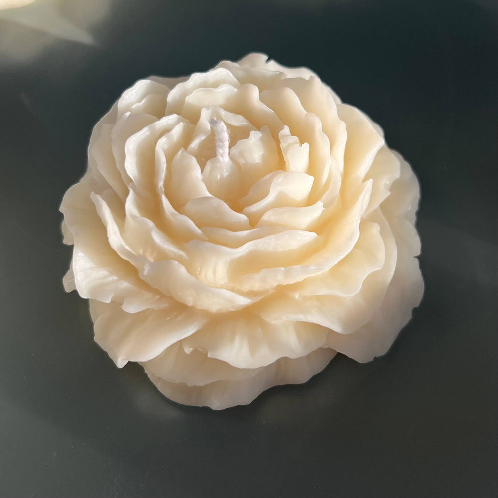 Scented Peony Flower Candle: Lavender