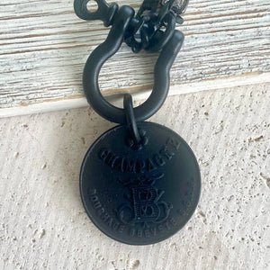 Edgy glam French champagne coin shackle necklace : Matte black