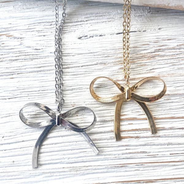 Bow necklace slip knot trendy jewelry: Silver
