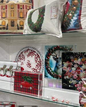 Christmas On Fifth Avenue 22x22 White Fringe Pillow set