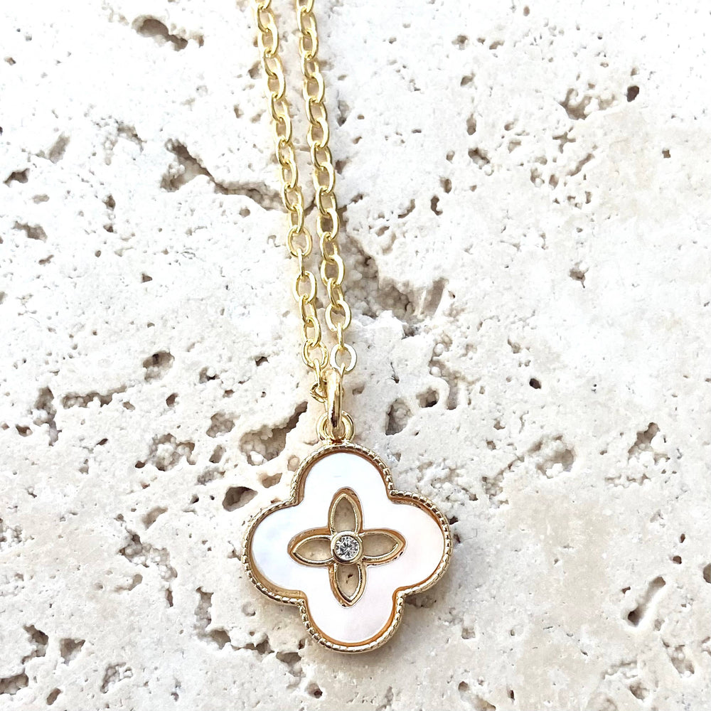 Clover shell pearl necklace