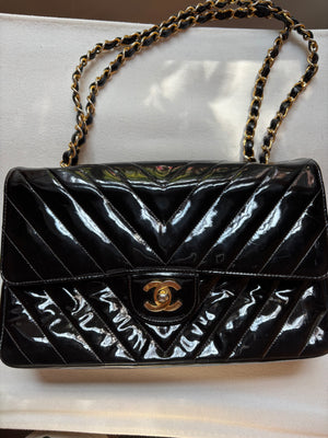 👜 Chanel Vintage Black Patent Chevron Double Flap Bag – Gold Hardware