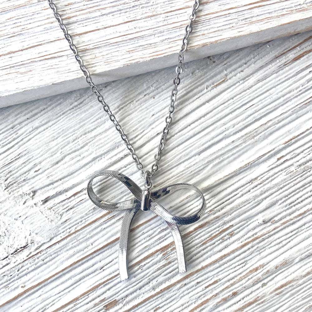 Bow necklace slip knot trendy jewelry: Silver