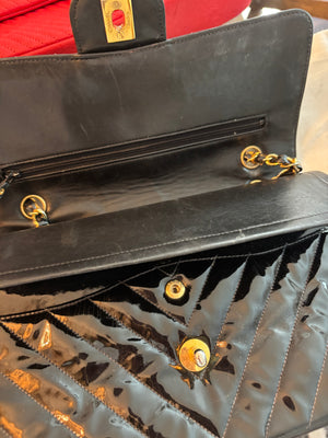 👜 Chanel Vintage Black Patent Chevron Double Flap Bag – Gold Hardware