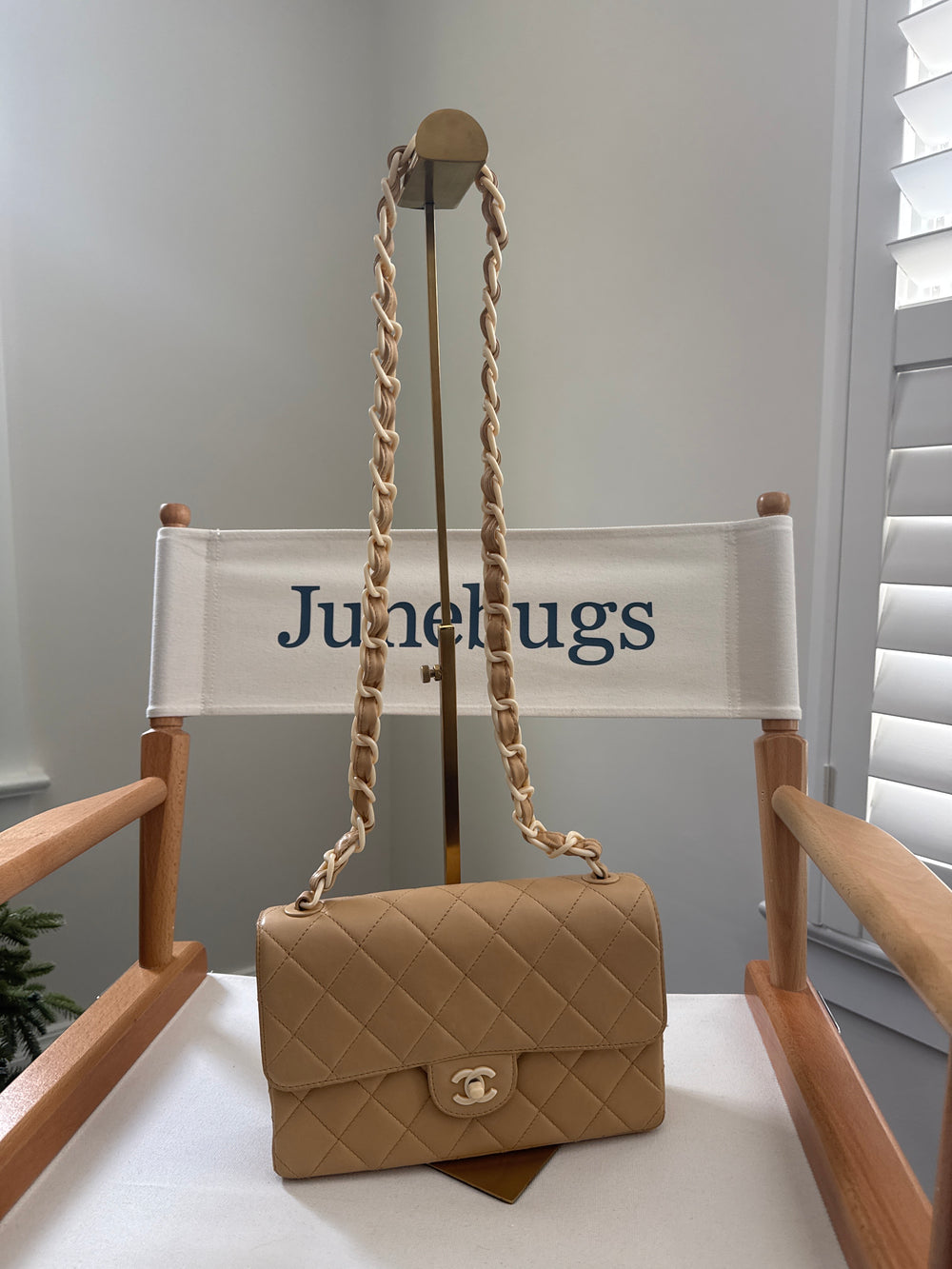 Chanel Classic flap acrylic chain shoulder bag - Beige