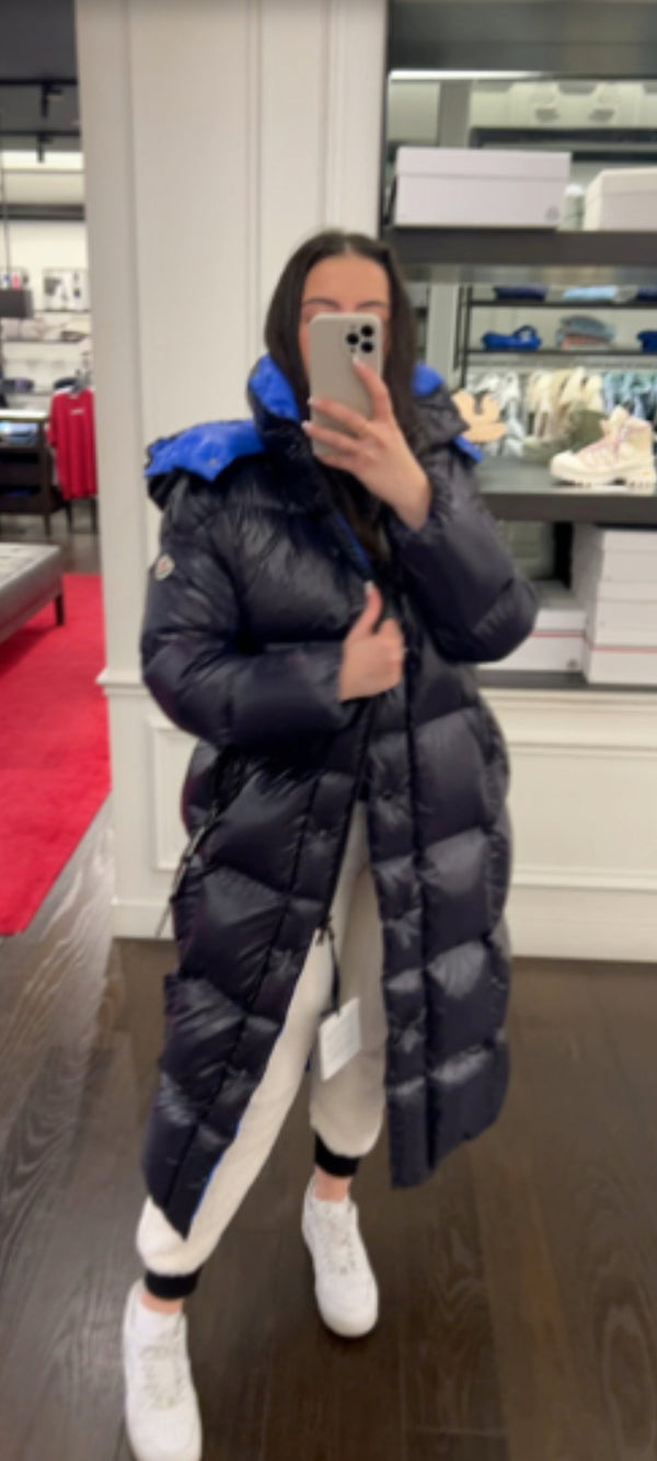 MONCLER - Navy Long
White Goose Down Parnaiba Long Coat