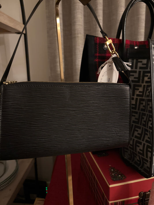 Louis Vuitton 2003 Black Epi Leather Pochette