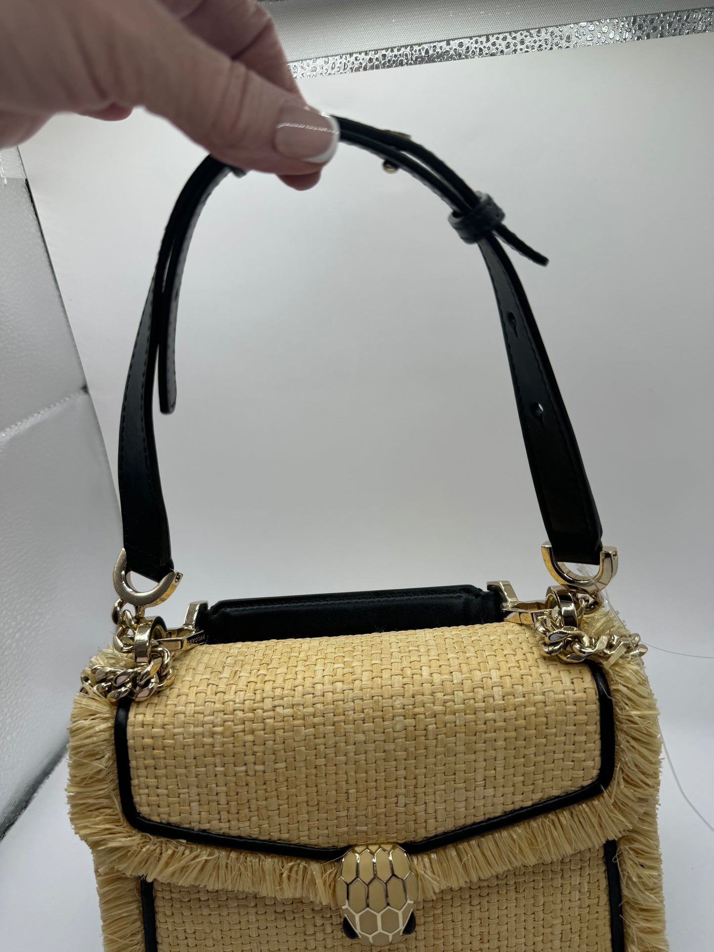 Bvlgari
Preloved raffia serpenti diamond blast crossbody/top handle bag