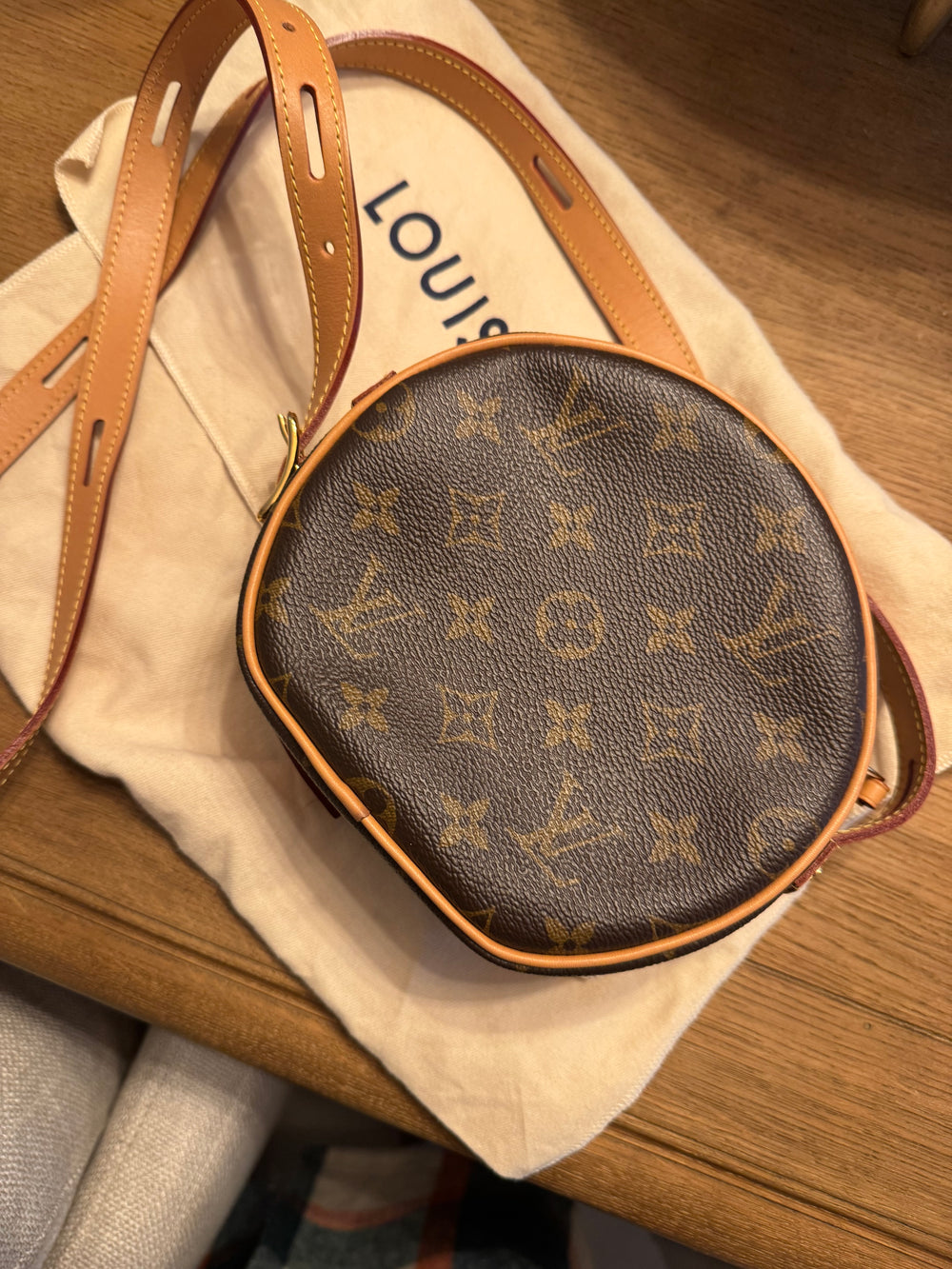 Louis Vuitton Boîte chapeau Souple crossbody bag 2020 collection