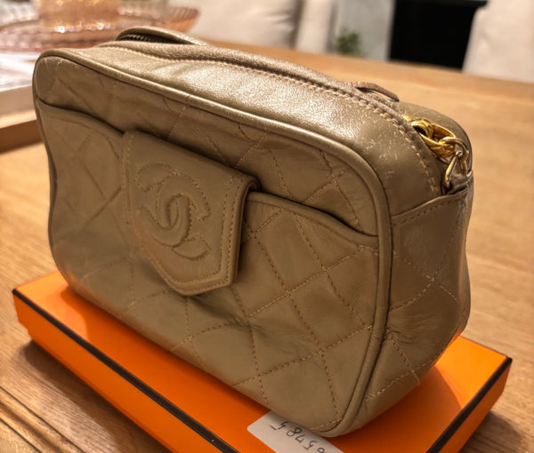 Chanel Vintage Small Tassel Camera Bag – Beige Caviar Leather (1989)