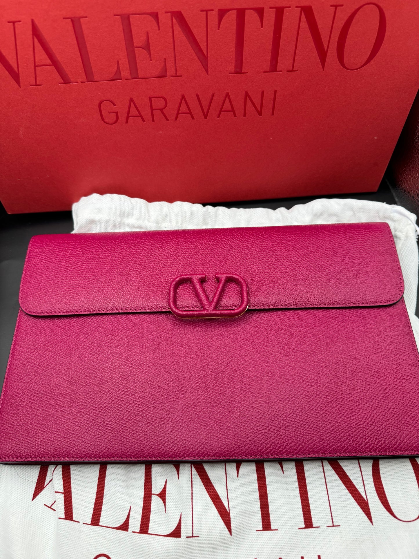 Valentino large Berry monochromatic V logo clutch/portfolio