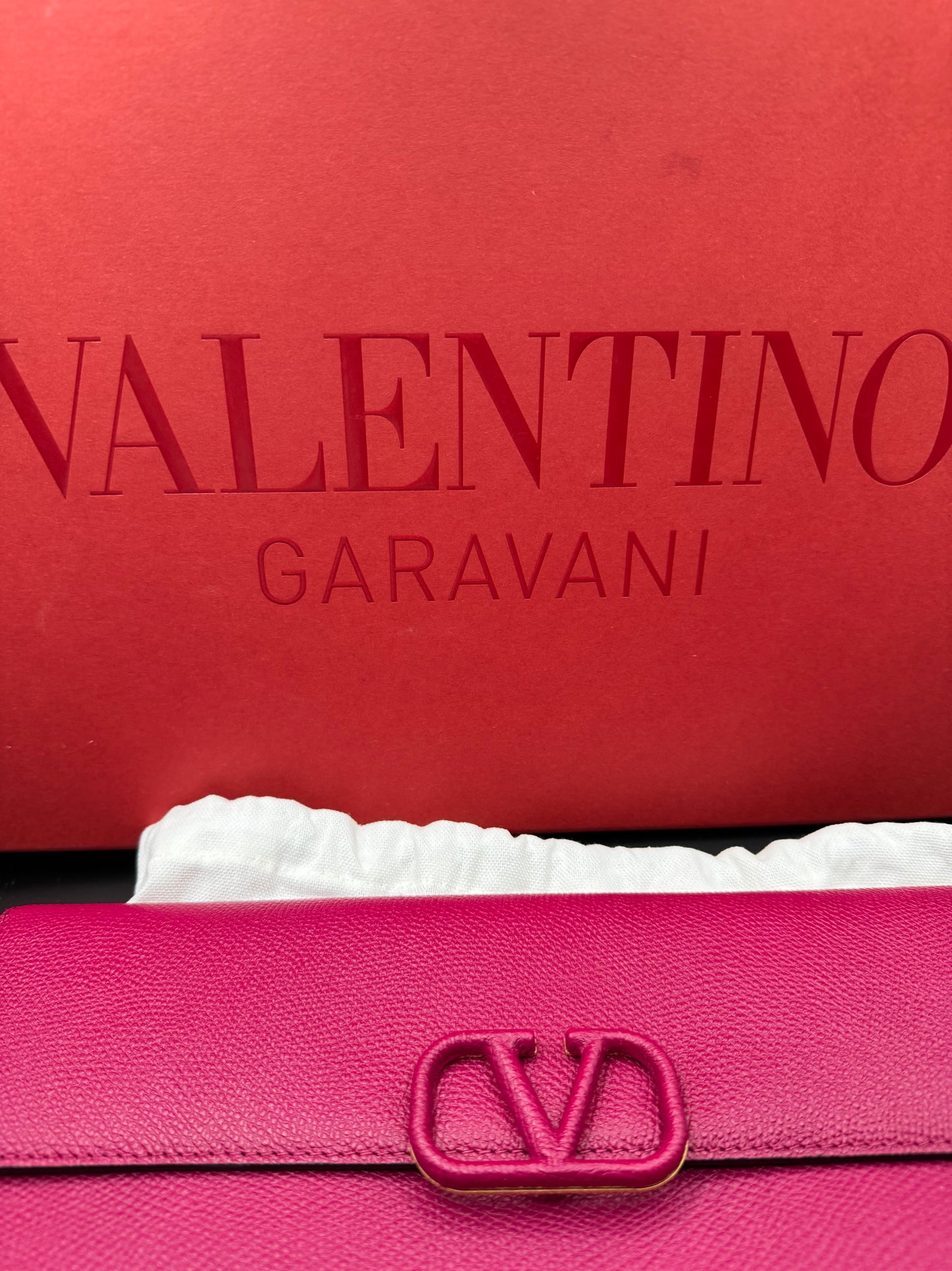 Valentino large Berry monochromatic V logo clutch/portfolio