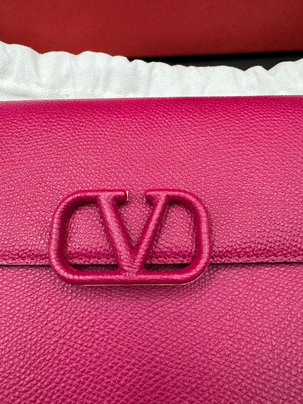 Valentino large Berry monochromatic V logo clutch/portfolio