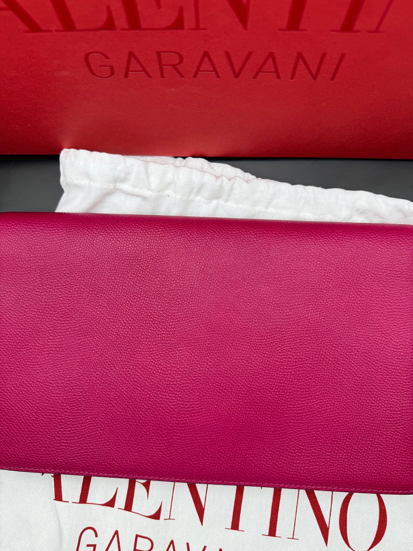 Valentino large Berry monochromatic V logo clutch/portfolio