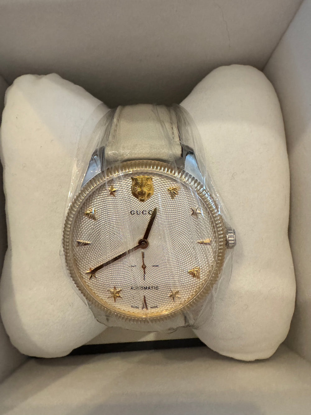 Gucci G Timeless Watch white & gold