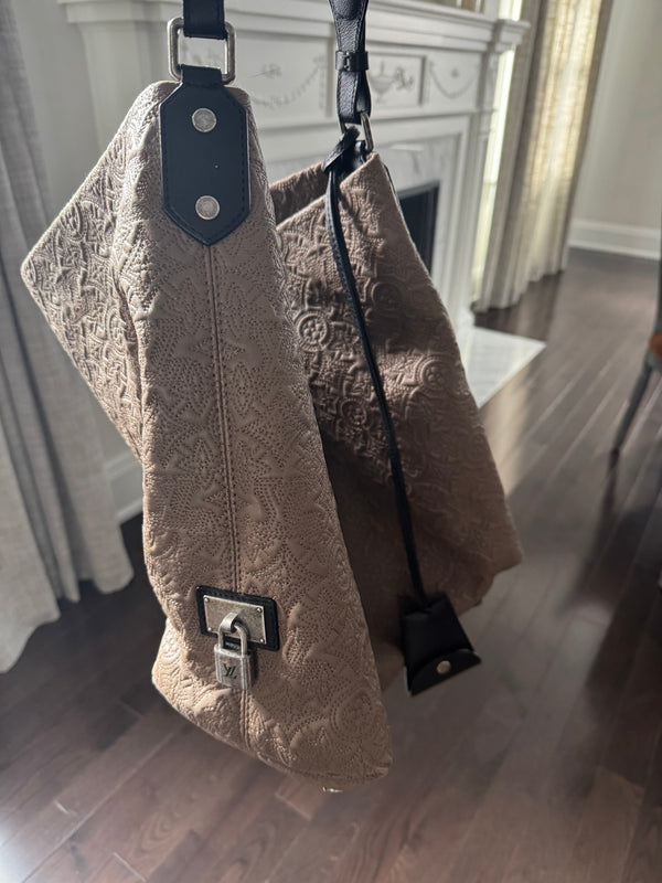 Louis Vuitton Fumee Monogram Antheia Hobo Bag 2010