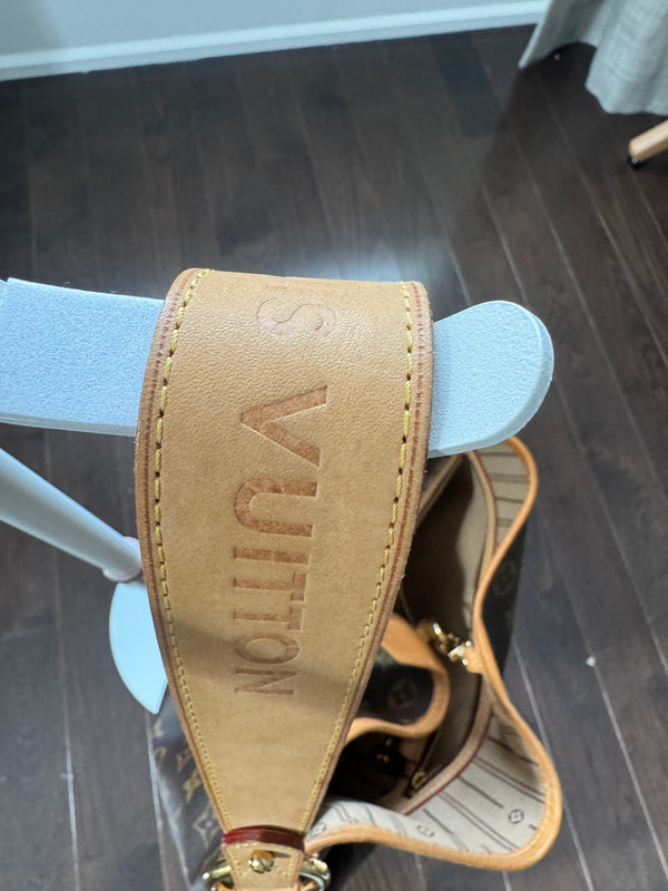 Louis Vuitton Delightful MM Hobo Bag