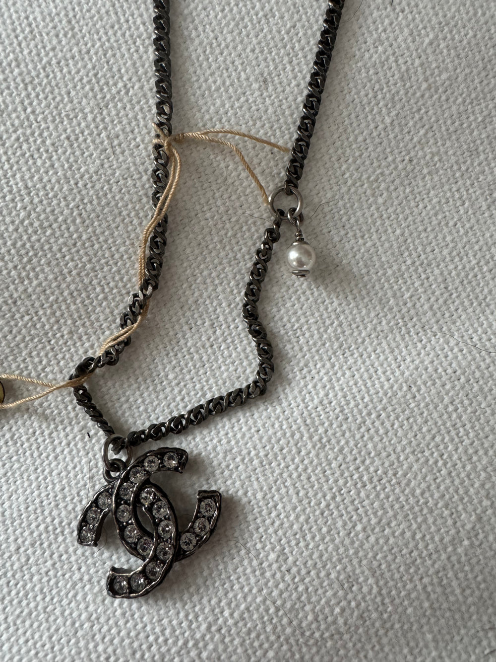 Chanel Necklace CC crystals with pearl detail in chain