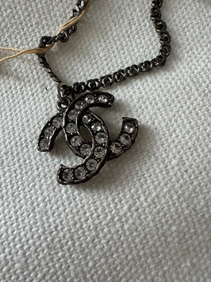 Chanel Necklace CC crystals with pearl detail in chain