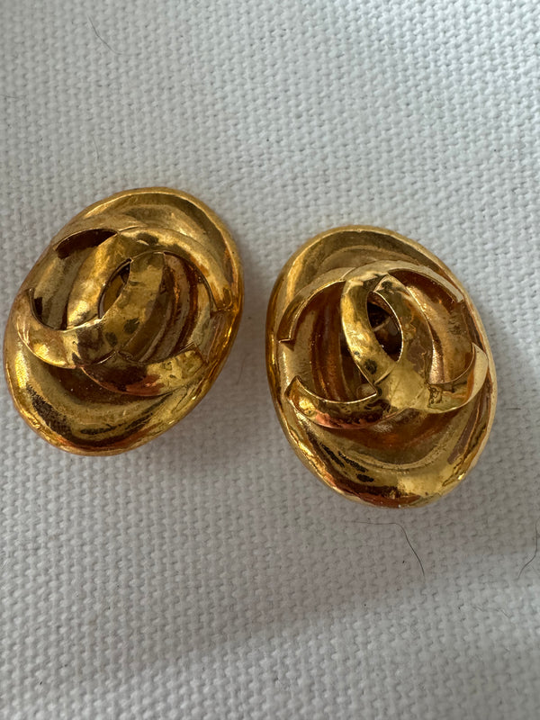 Chanel Oval 24k gold earrings clip on