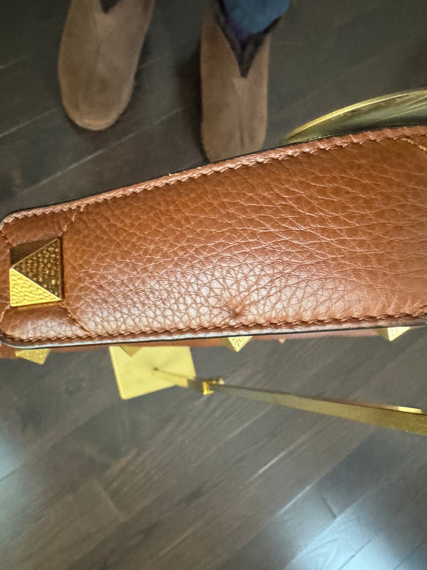 Valentino Rockstud Caramel Large with gold hammered hardware.