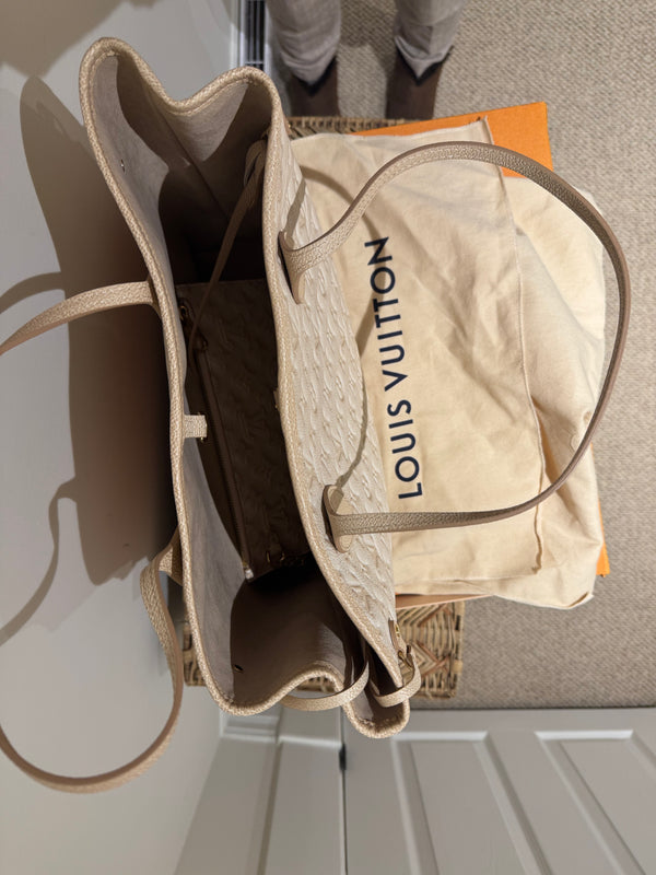 Louis Vuitton New White Gradient Empteinte leather Neverfull MM with pouch