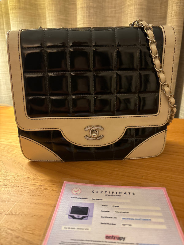 CHANEL - Pre-Loved: Chanel Vintage Chocolate Bar