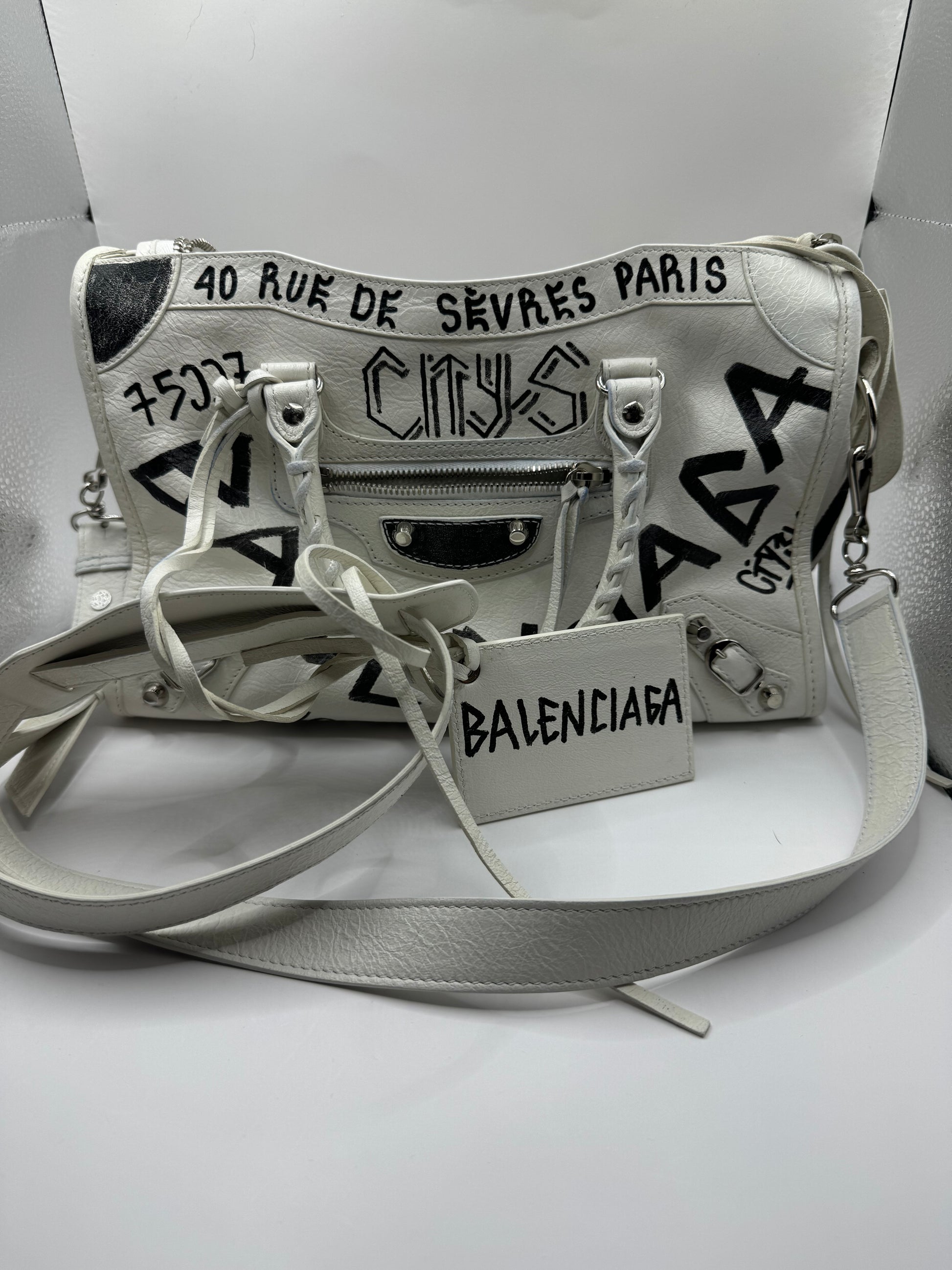 Balenciaga Graffiti City Bag – JuneBugs Vintage Luxury Balenciaga Graffiti City Bag – JuneBugs Vintage Luxury
