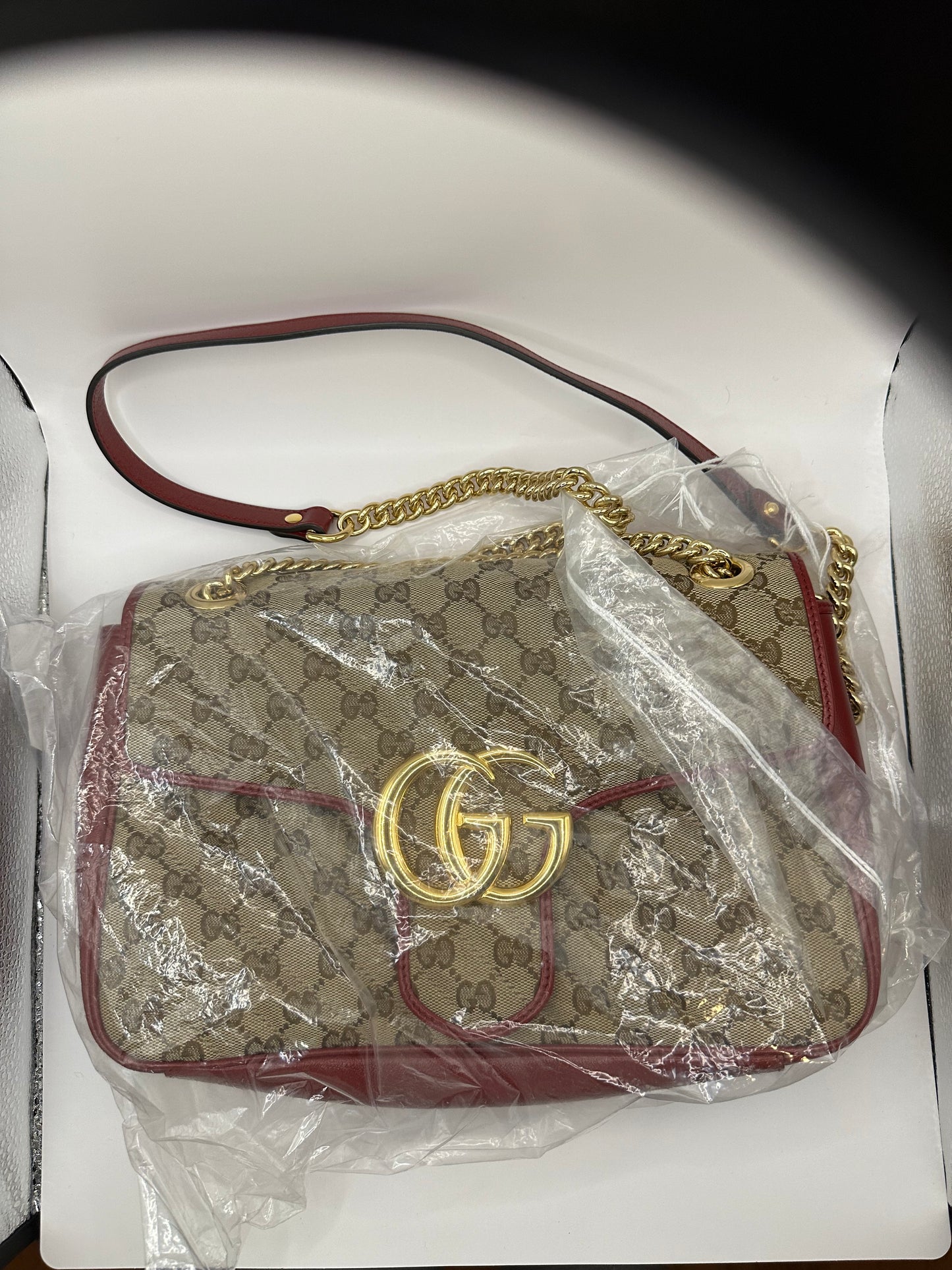 Gucci GG Supreme Medium Marmont Crossbody Bag