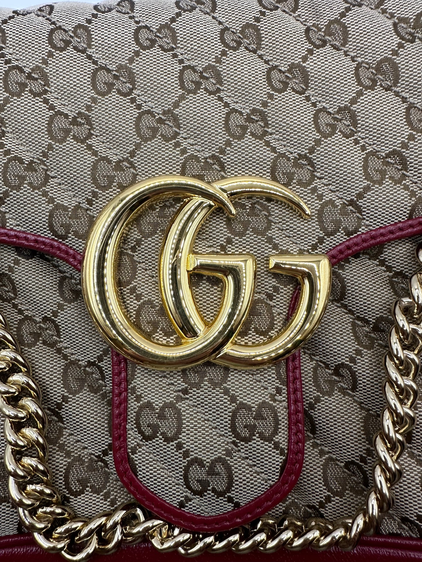 Gucci GG Supreme Medium Marmont Crossbody Bag