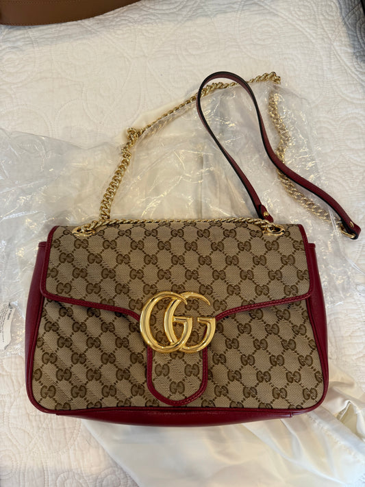 Gucci GG Supreme Medium Marmont Crossbody Bag