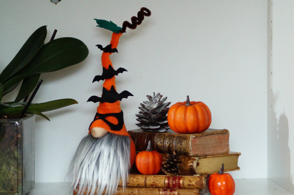 Pumpkin gnome: Halloween Shelf sitter
