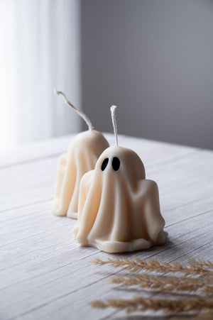 Spooky Spectral Charm: Cutie Ghost Soy Wax Candle: White / Holiday Spice