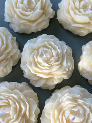 Scented Peony Flower Candle: Lavender