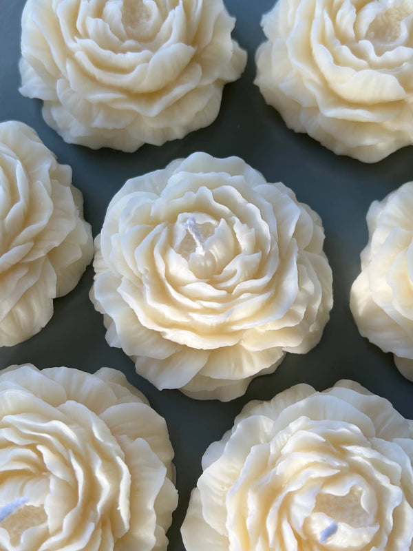 Scented Peony Flower Candle: Lavender