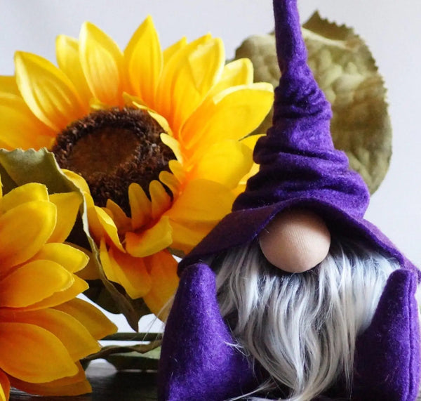 Fall Wizard Gnomes – Gold -Ivory Beard / Large